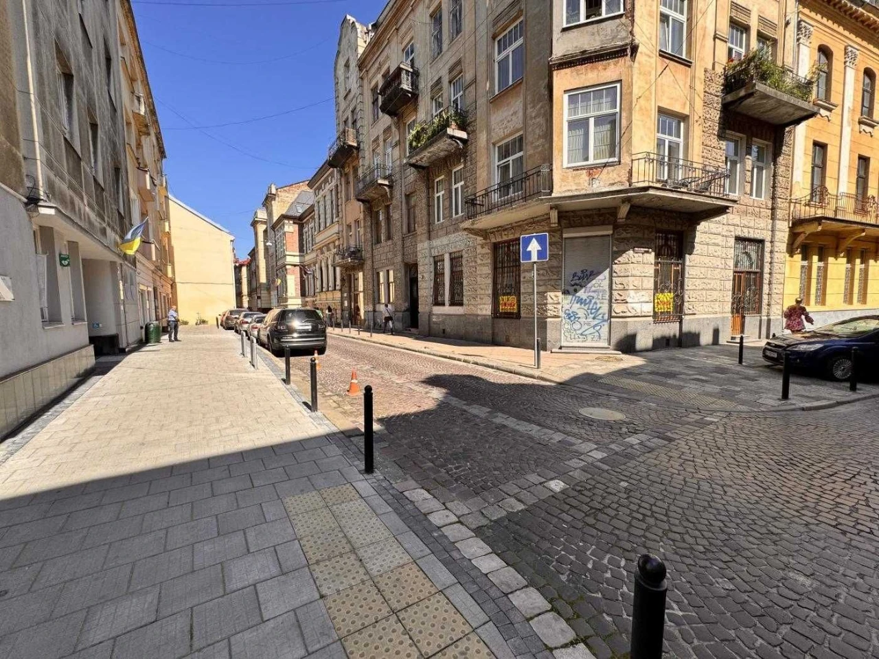 Продаж австрійської будівлі в центрі Львова, вул. Вороного,