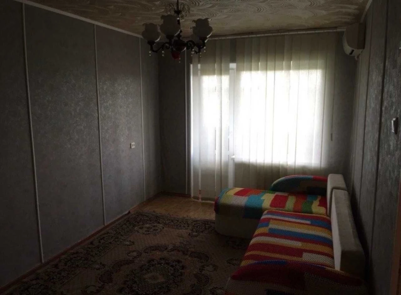 Apartment for Sale: 2-Room Apartment on Krams'koho Street
