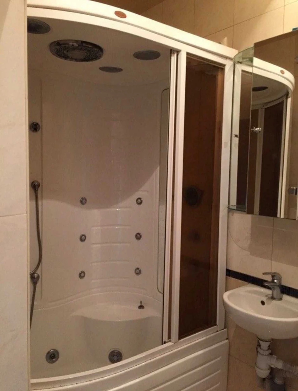 Apartment for Sale: 2-Room Apartment on Krams'koho Street