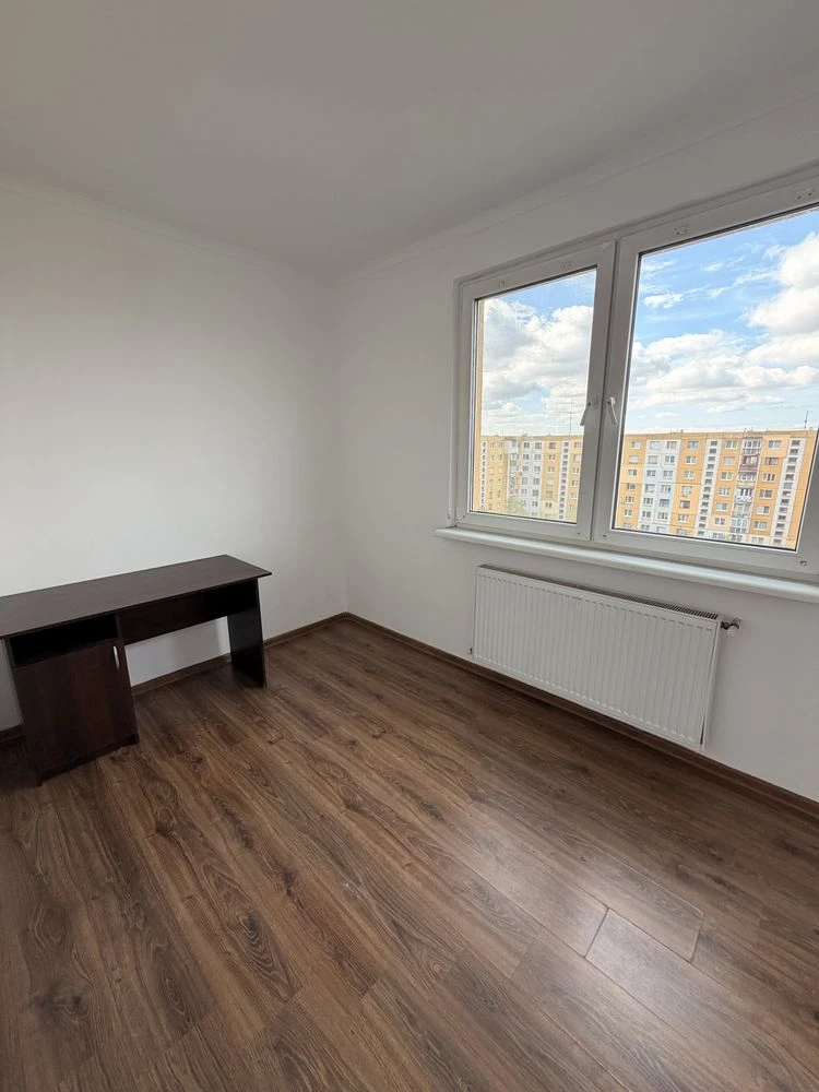 Uzhgorod. 4-room apartment on street