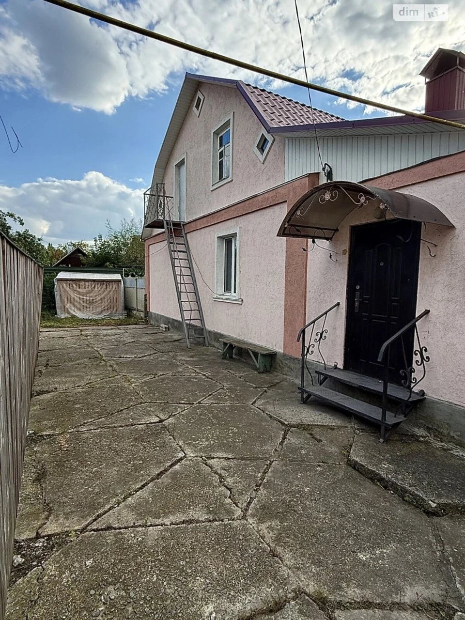 Sale of a House Section - Mariyanovka