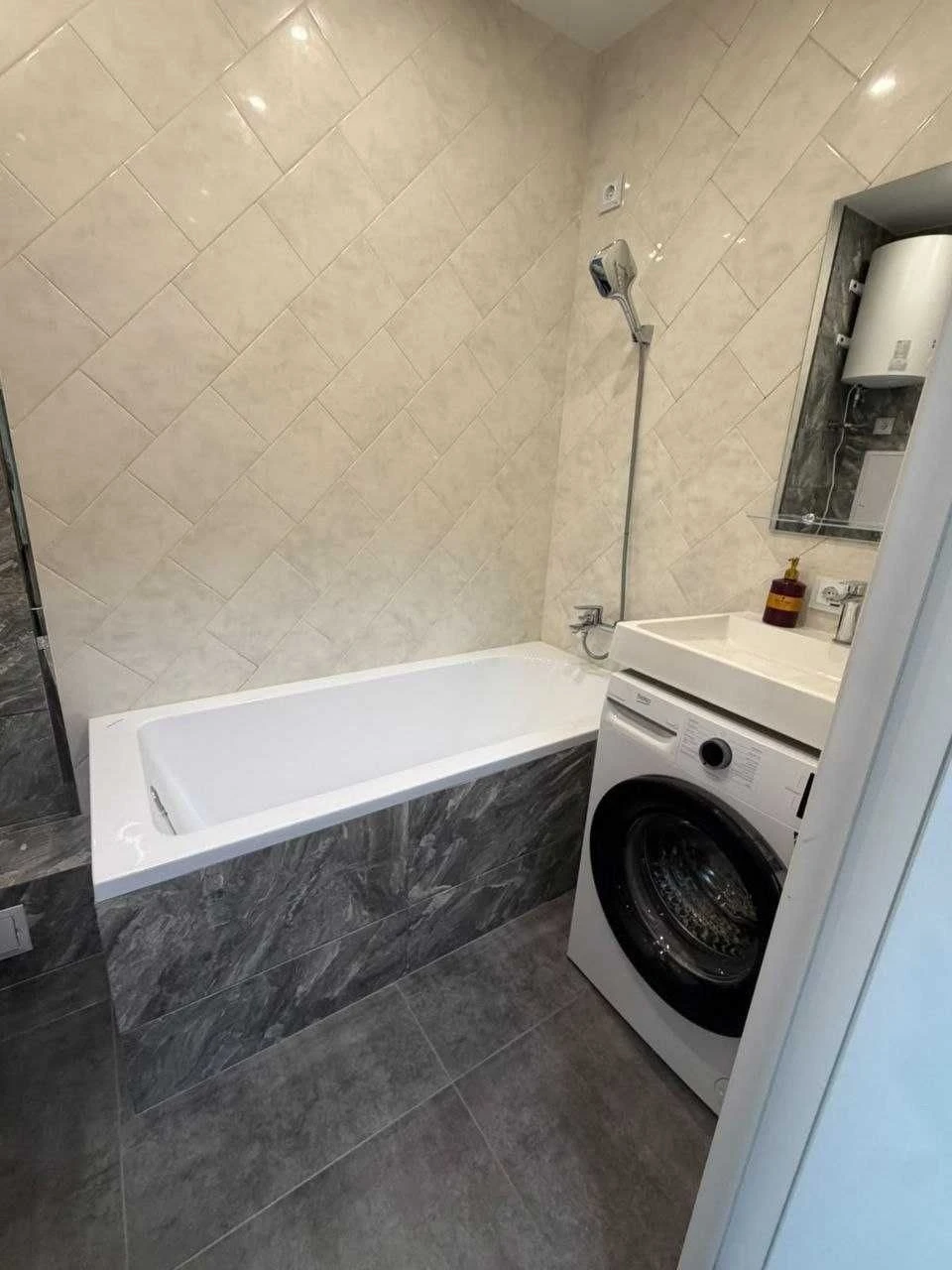 Urgent sale of a one-bedroom apartment!