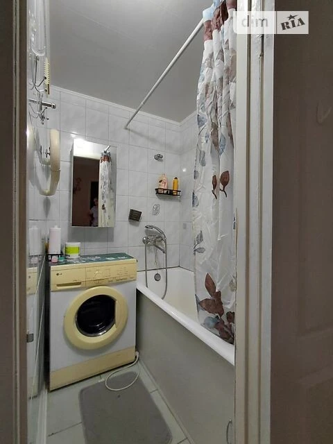 Sale of 1-room apartment 35 sq. m. on Volodymyr Ivasyuk Ave. 51