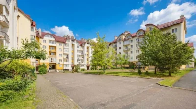 Sale, 4-room apartment, J. Washington Street