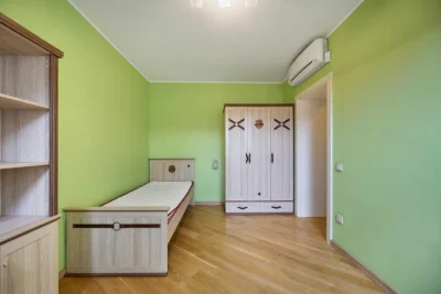 Sale, 4-room apartment, J. Washington Street