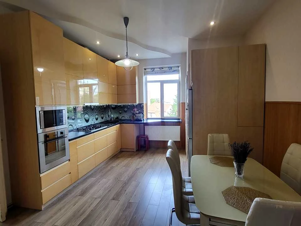 Apartment. Sheptytskykh Street, Lviv