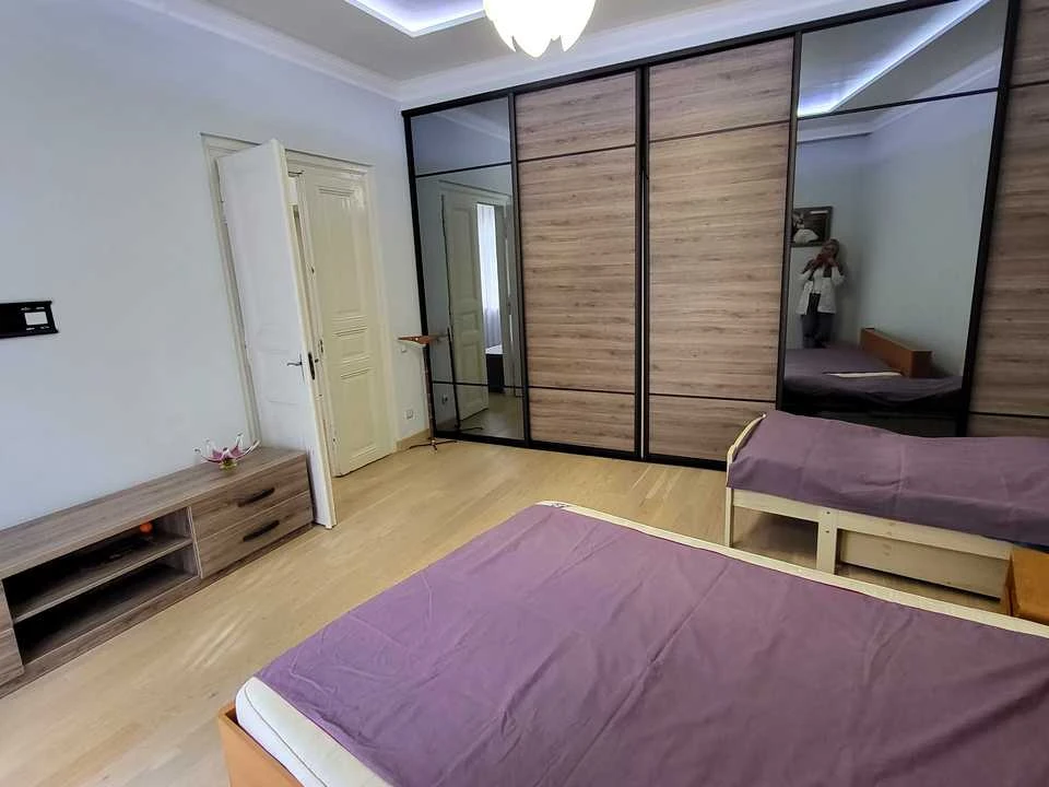 Apartment. Sheptytskykh Street, Lviv