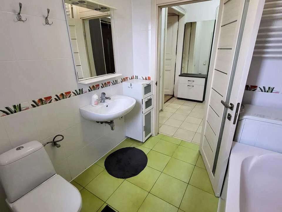Apartment. Sheptytskykh Street, Lviv
