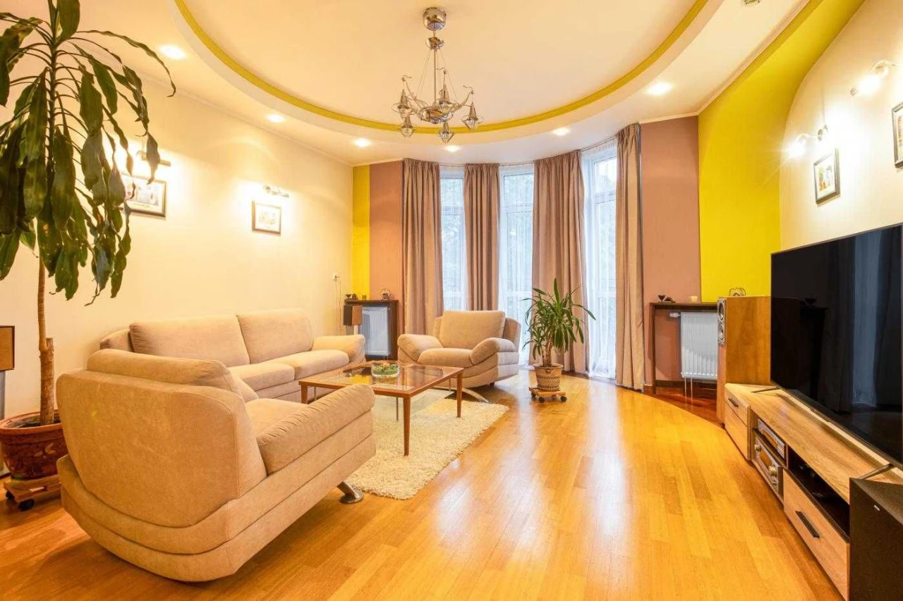 Apartment for Sale, 3 rooms, Efremova 13