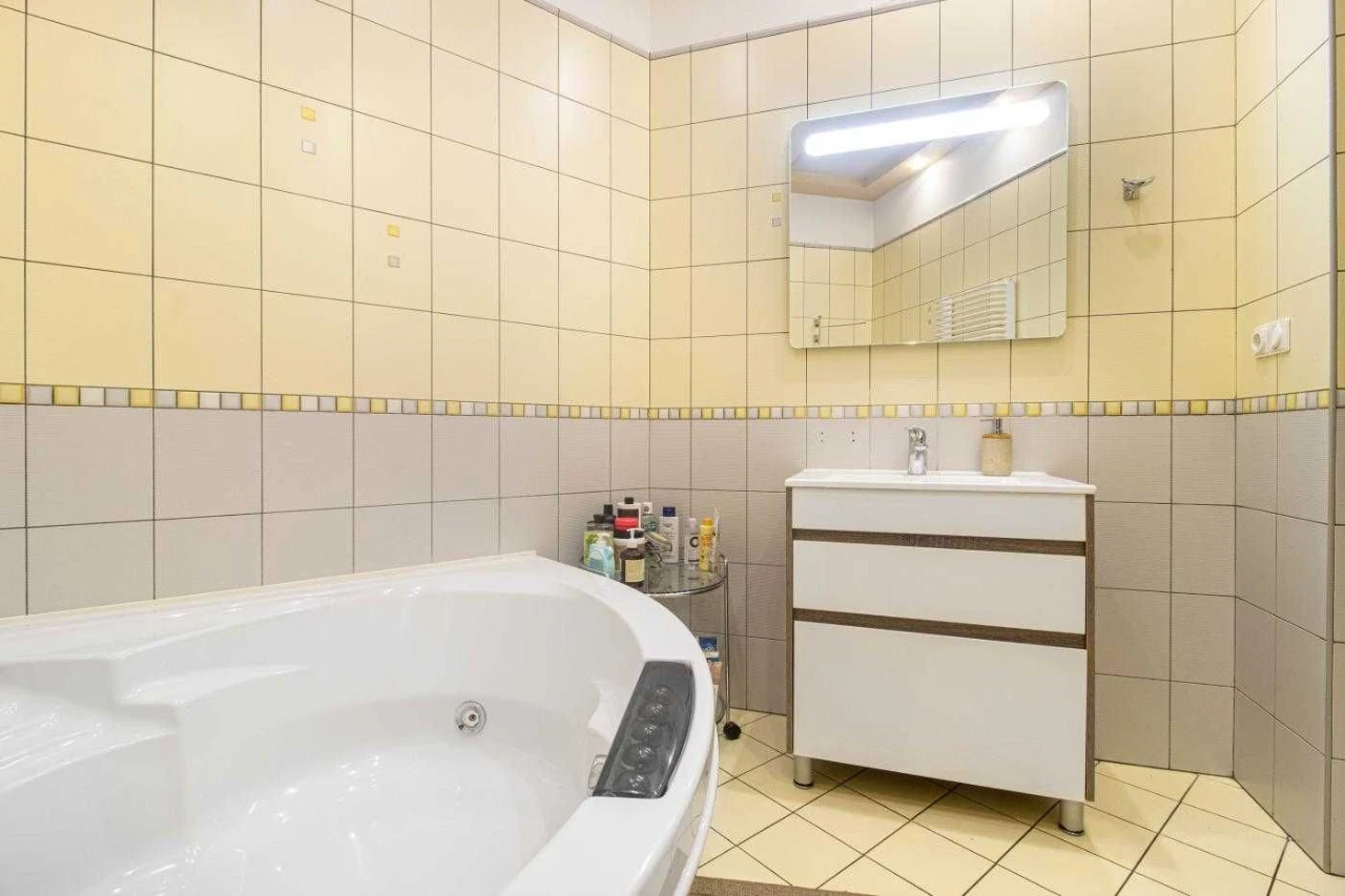 Apartment for Sale, 3 rooms, Efremova 13