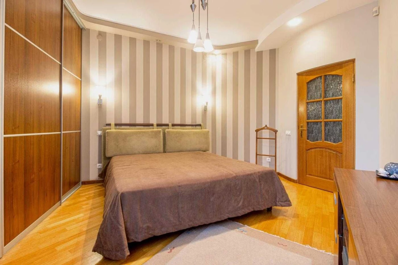 Apartment for Sale, 3 rooms, Efremova 13