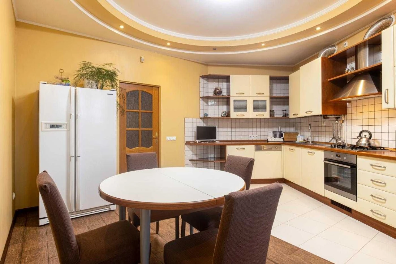 Apartment for Sale, 3 rooms, Efremova 13