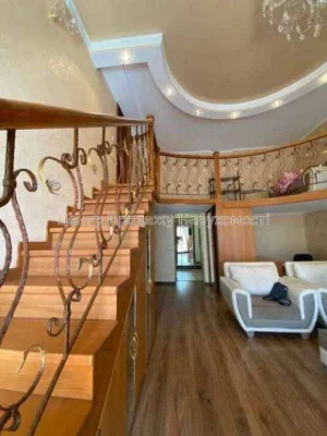 Sale of a 2-level, 2-bedroom apartment, 3/4 floor, 84 sq m, Kyiv – center