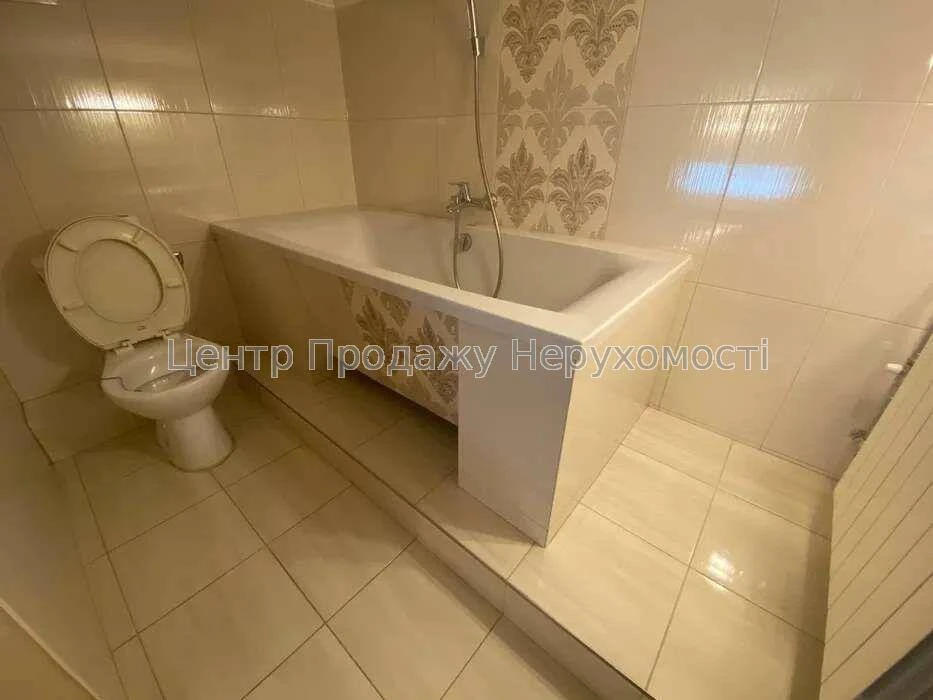 Sale of a 2-level, 2-bedroom apartment, 3/4 floor, 84 sq m, Kyiv – center