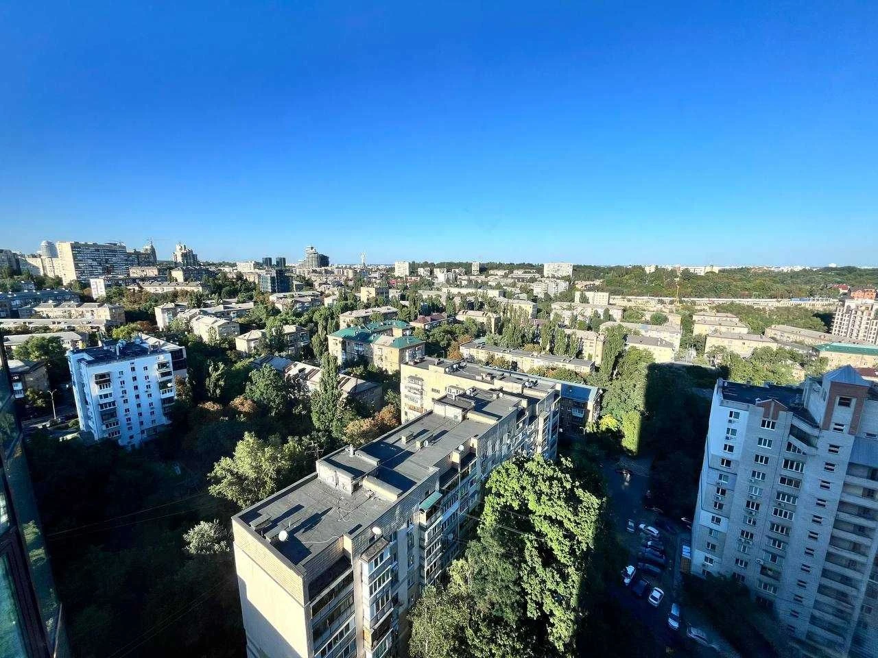 Продам. 1к. Верхогляда (Драгомирова) 2а. Звіринецька