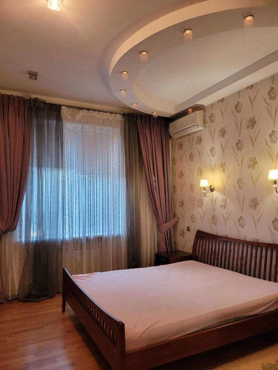 Продажа 3-комнатной квартиры 77 м² с высотой потолка 3,2 м в тихом месте