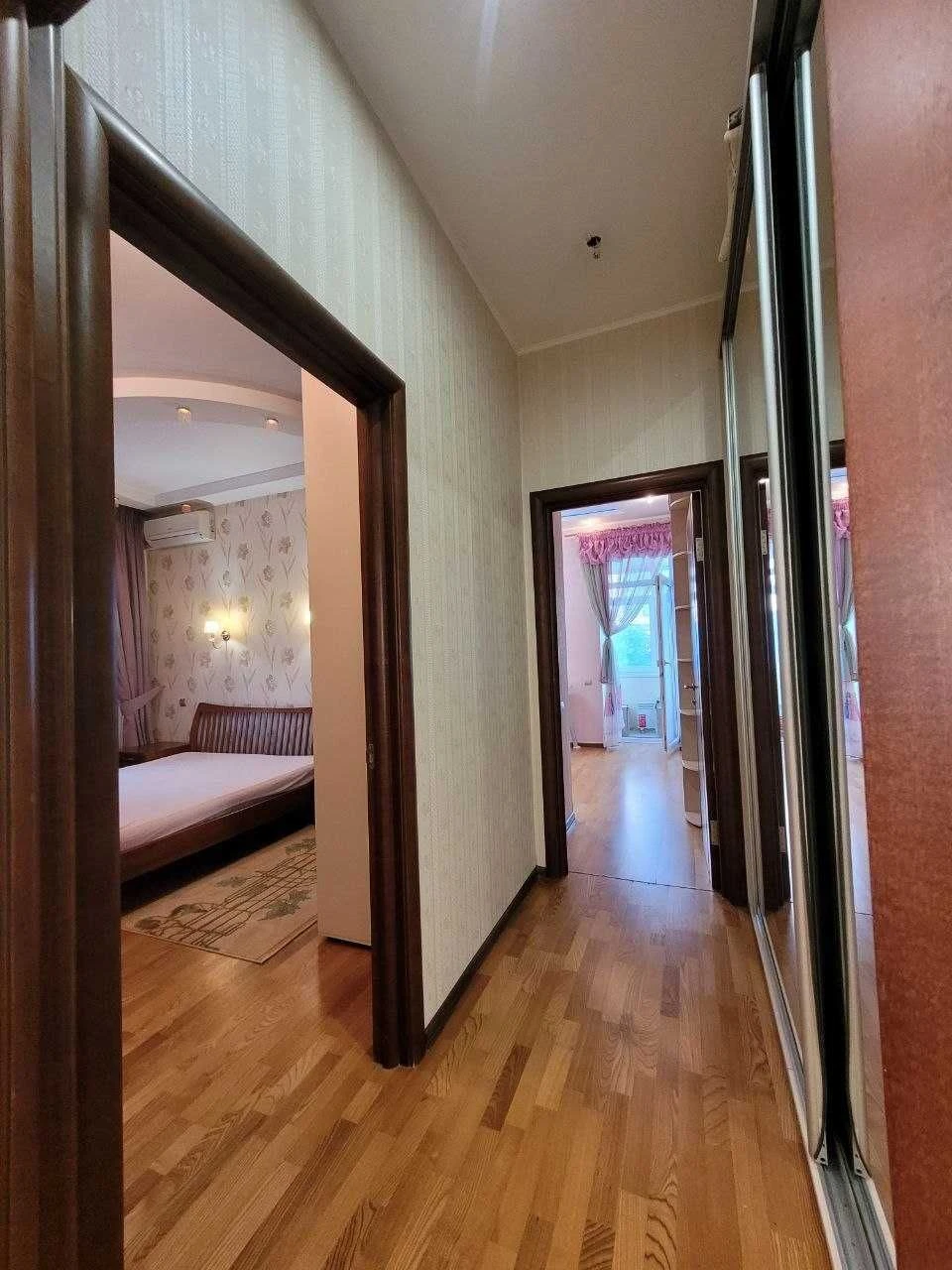 Продажа 3-комнатной квартиры 77 м² с высотой потолка 3,2 м в тихом месте