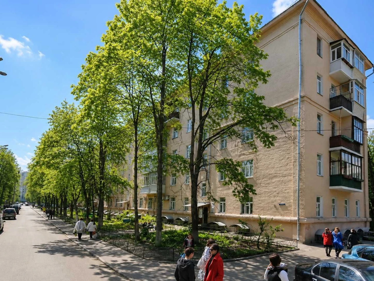 Продажа 3-комнатной квартиры 77 м² с высотой потолка 3,2 м в тихом месте