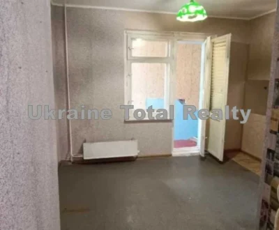 Metro Kharkivska 2 min walk! 2k apartment for renovation! Bazh Ave.