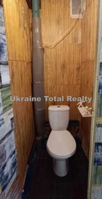 Metro Kharkivska 2 min walk! 2k apartment for renovation! Bazh Ave.