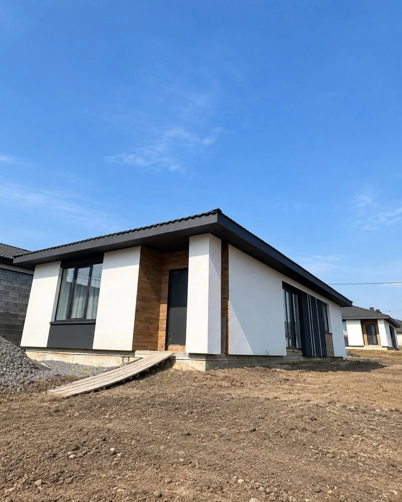 Sale of a modern house with renovation in Makarov area