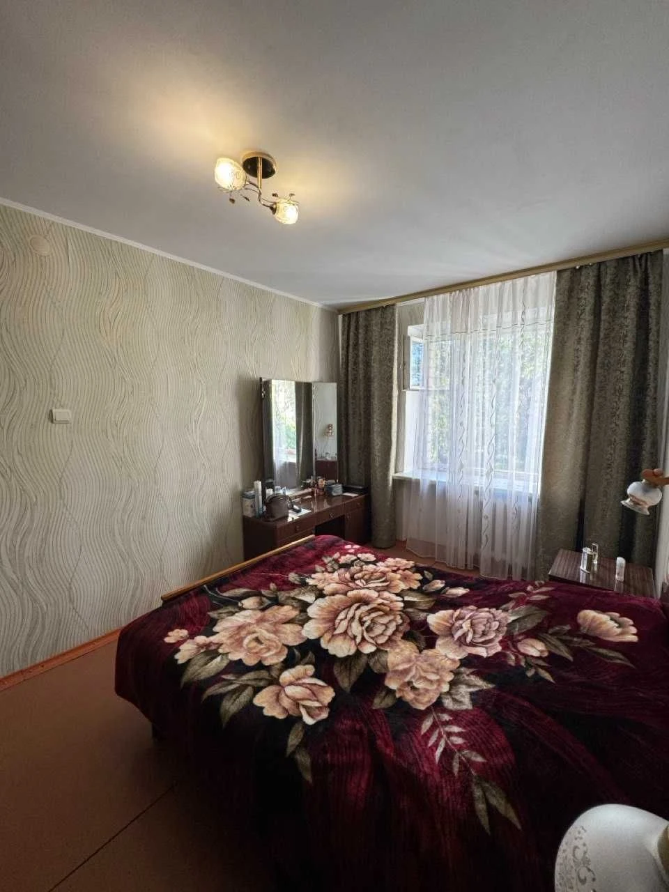 Sale of a 4-room apartment in a brick building in the Oleksandrivka area