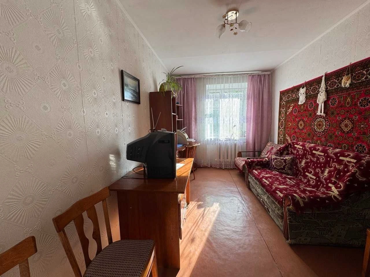 Sale of a 4-room apartment in a brick building in the Oleksandrivka area