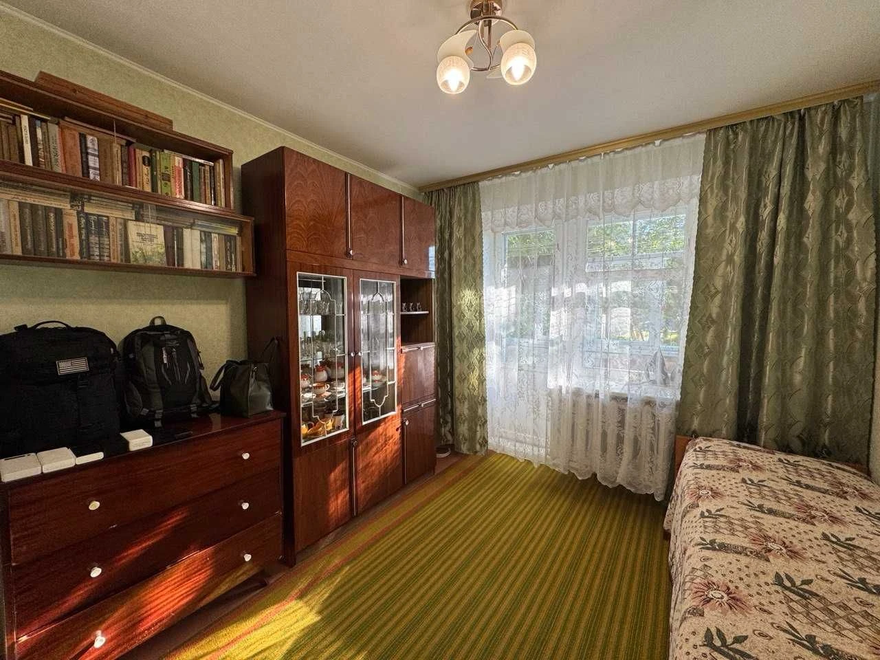 Sale of a 4-room apartment in a brick building in the Oleksandrivka area