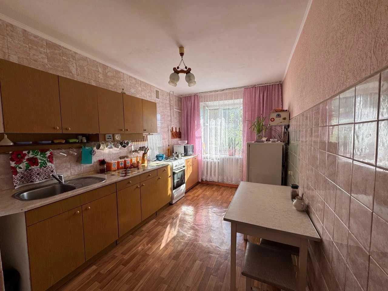 Sale of a 4-room apartment in a brick building in the Oleksandrivka area