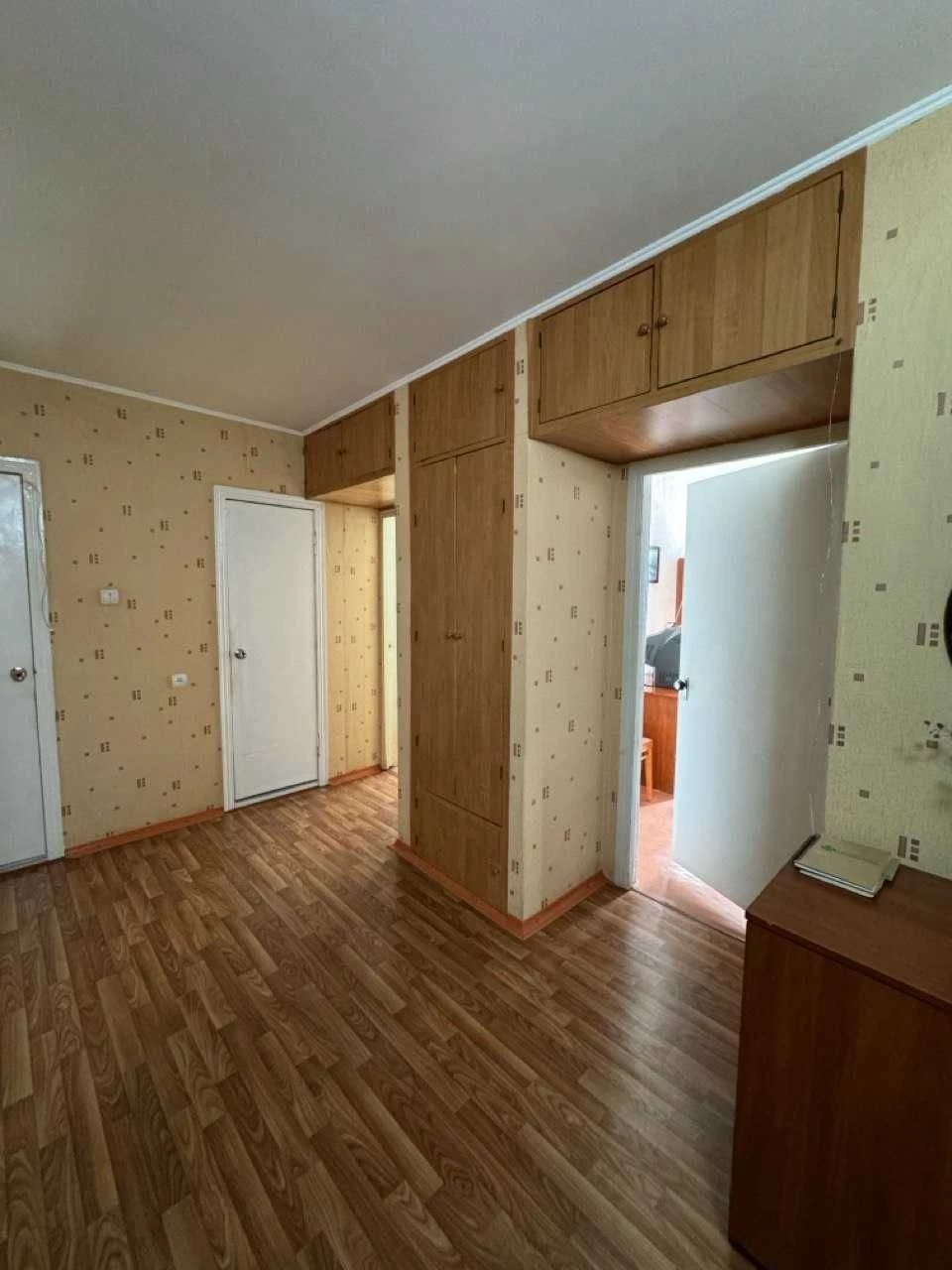 Sale of a 4-room apartment in a brick building in the Oleksandrivka area