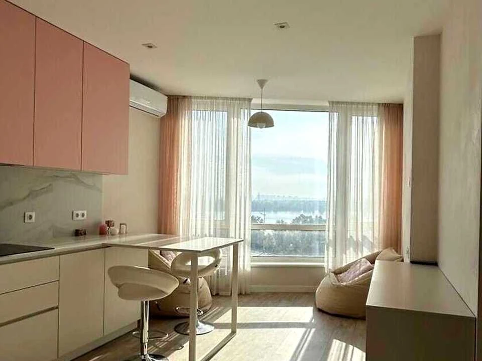 Apartment. Volodymyr Yasyuk Street, Kyiv