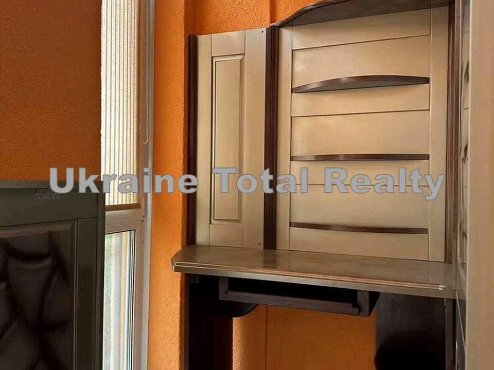 Apartment. Kyiv, Regeniatorna Street.