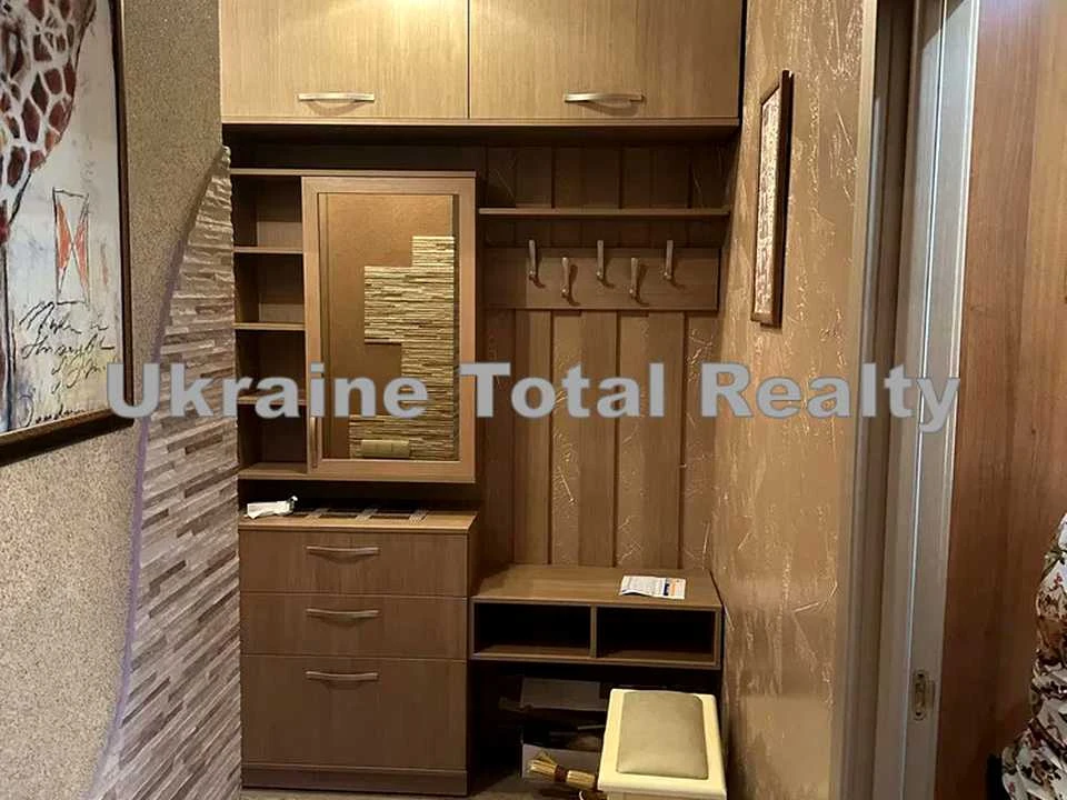 Apartment. Kyiv, Regeniatorna Street.