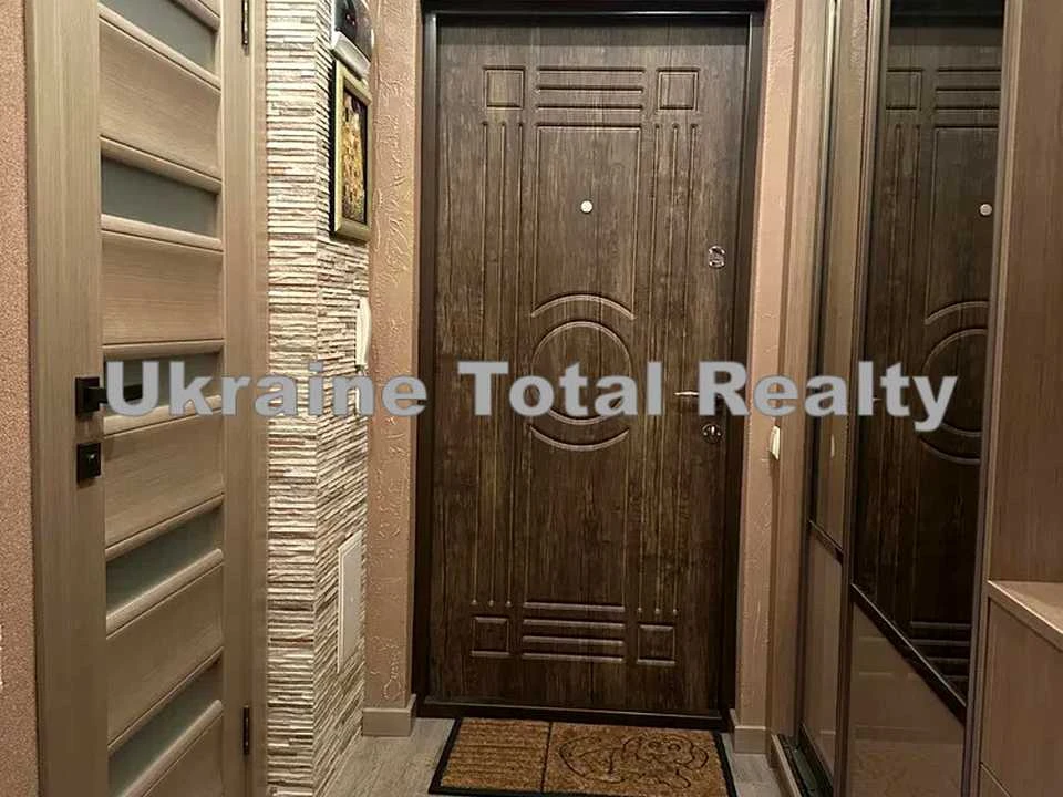 Apartment. Kyiv, Regeniatorna Street.