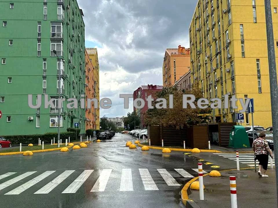 Apartment. Kyiv, Regeniatorna Street.