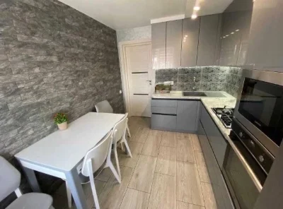 For Sale 3-room apartment on Mira Avenue, Left Bank, Caravan