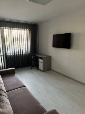 For Sale 3-room apartment on Mira Avenue, Left Bank, Caravan