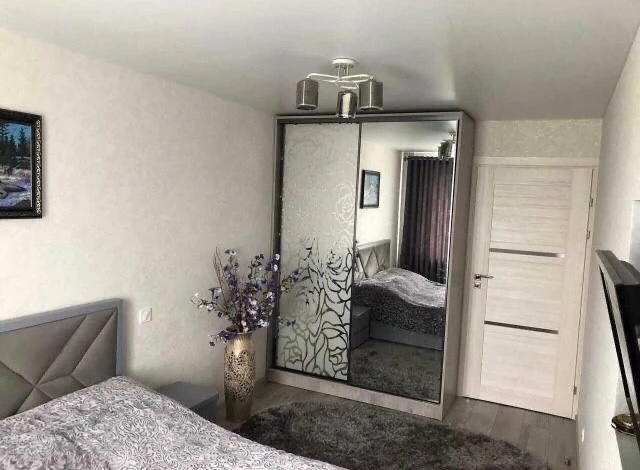 For Sale 3-room apartment on Mira Avenue, Left Bank, Caravan