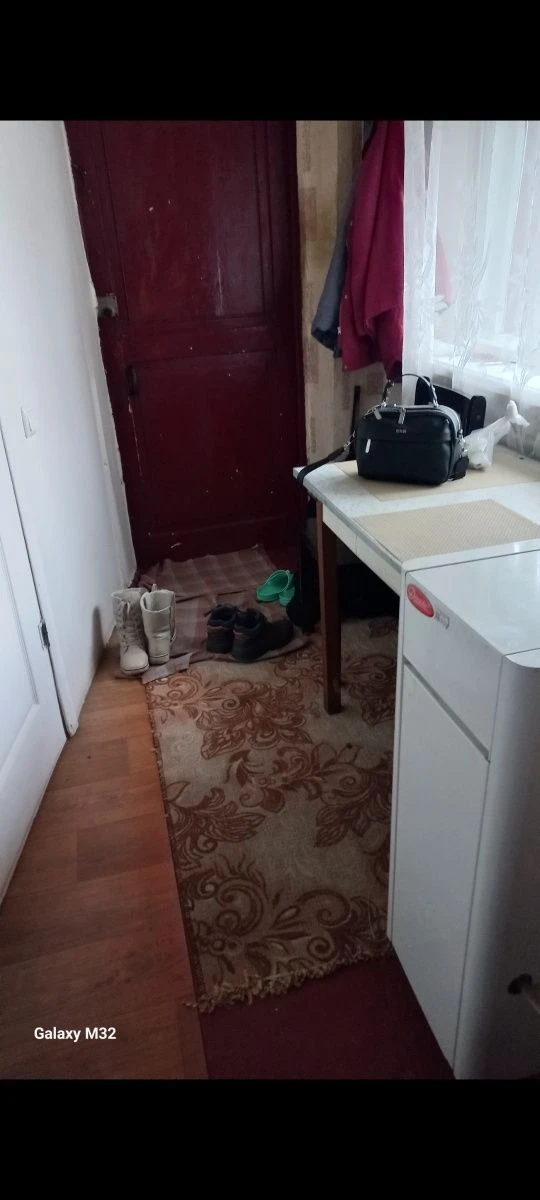 Продам пів будинку.