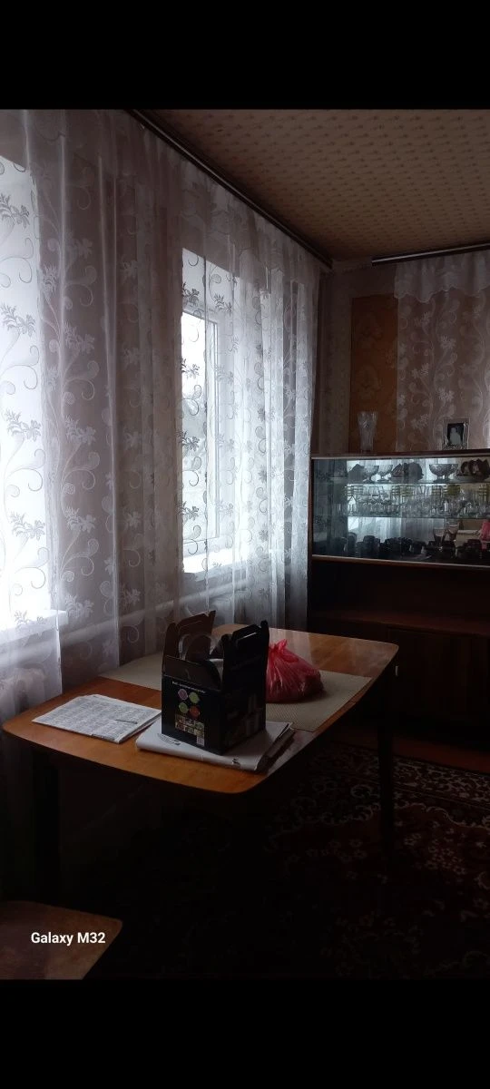 Продам пів будинку.