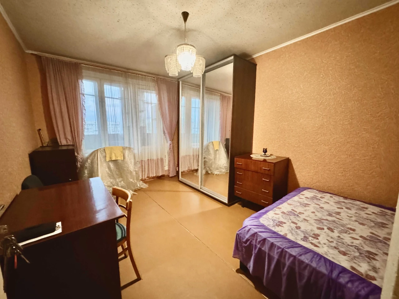 For sale, 3-room apartment, metro Studencheskaya, 5-minute walk