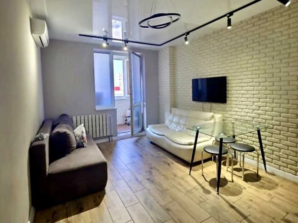 Apartment. Kharkiv, Gvardiyasiv-Shiroynynts Street