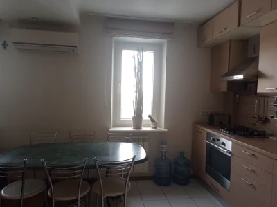 вул.Автозаводська  7-А, продам 3кімн. квартиру.