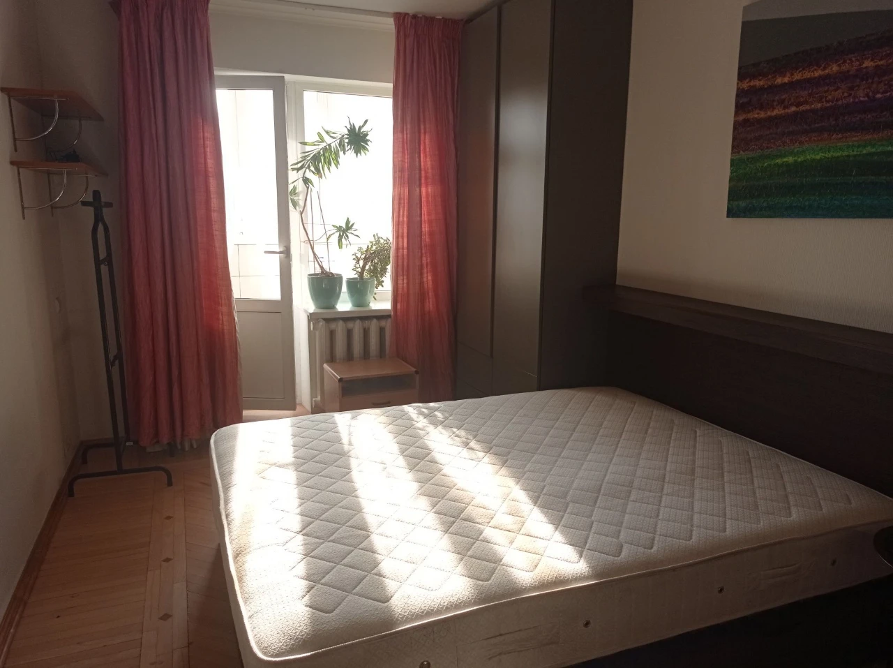 вул.Автозаводська  7-А, продам 3кімн. квартиру.