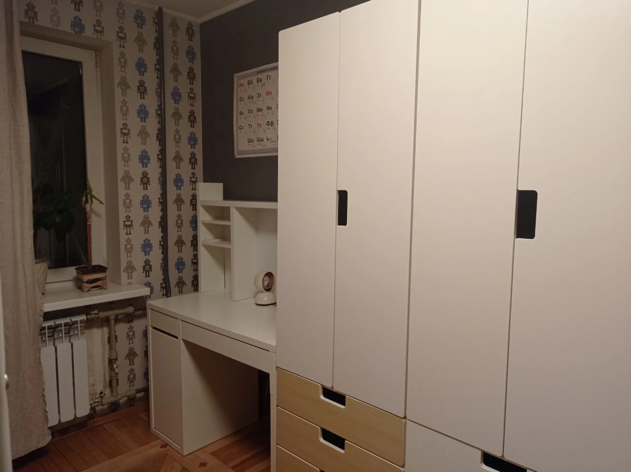 вул.Автозаводська  7-А, продам 3кімн. квартиру.