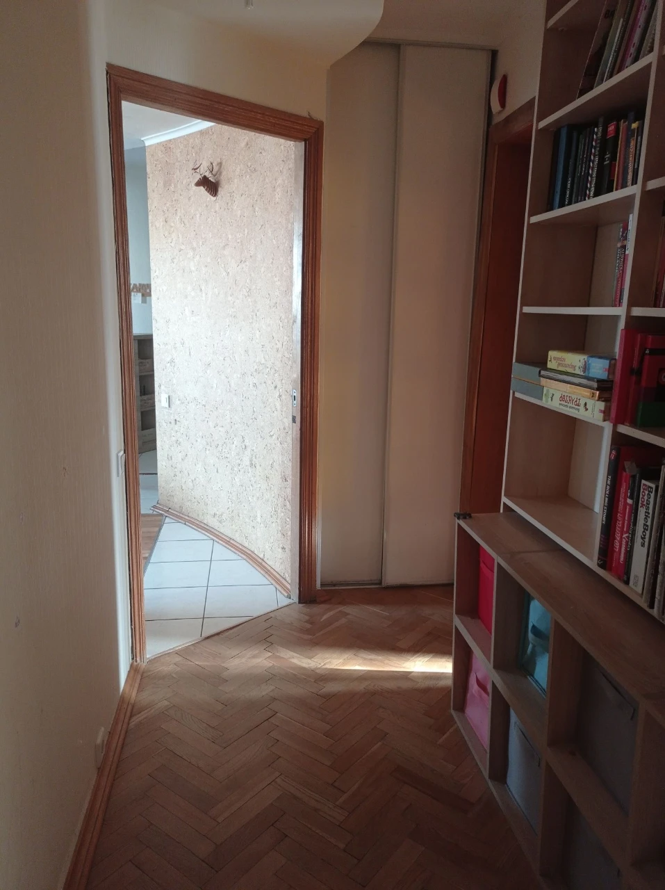 вул.Автозаводська  7-А, продам 3кімн. квартиру.