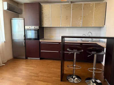 Продажа 1-комнатной квартиры 60 кв.м. на ул. Днепровская, 19а