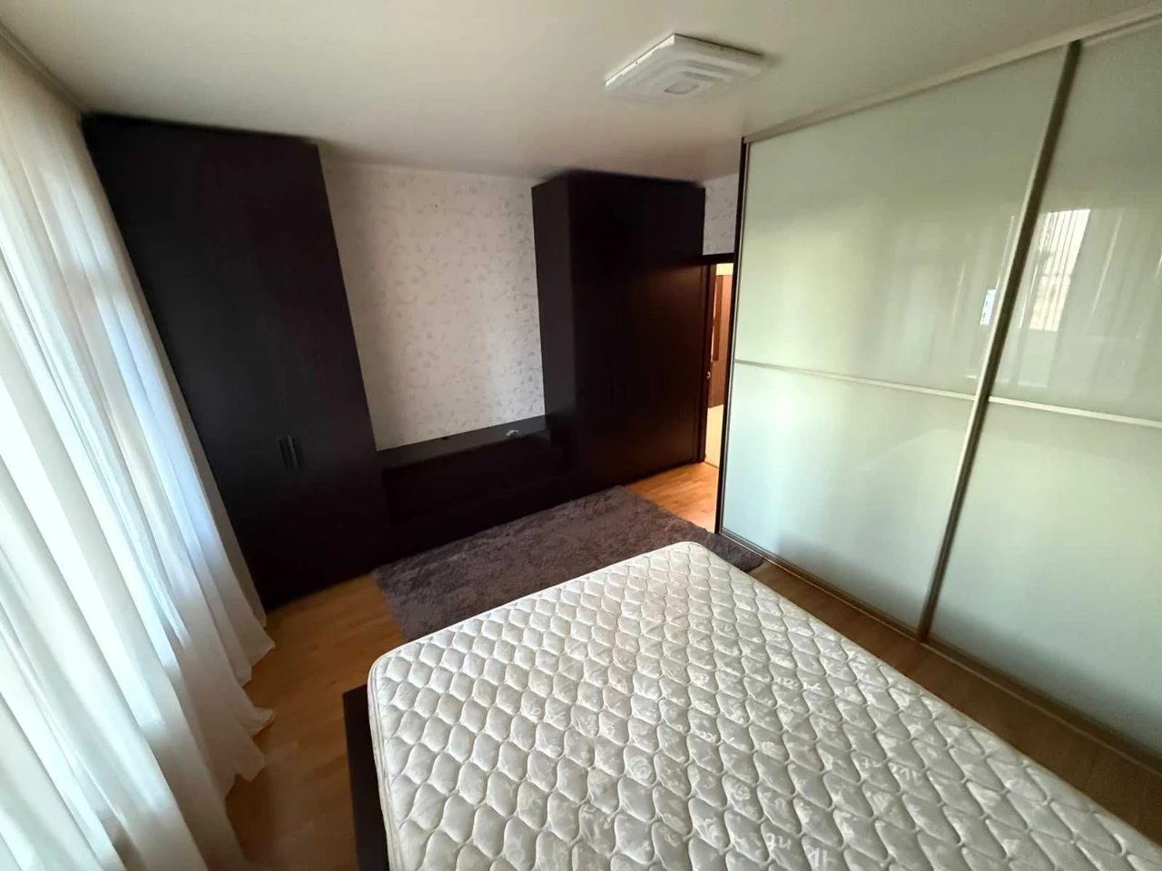Продажа 1-комнатной квартиры 60 кв.м. на ул. Днепровская, 19а