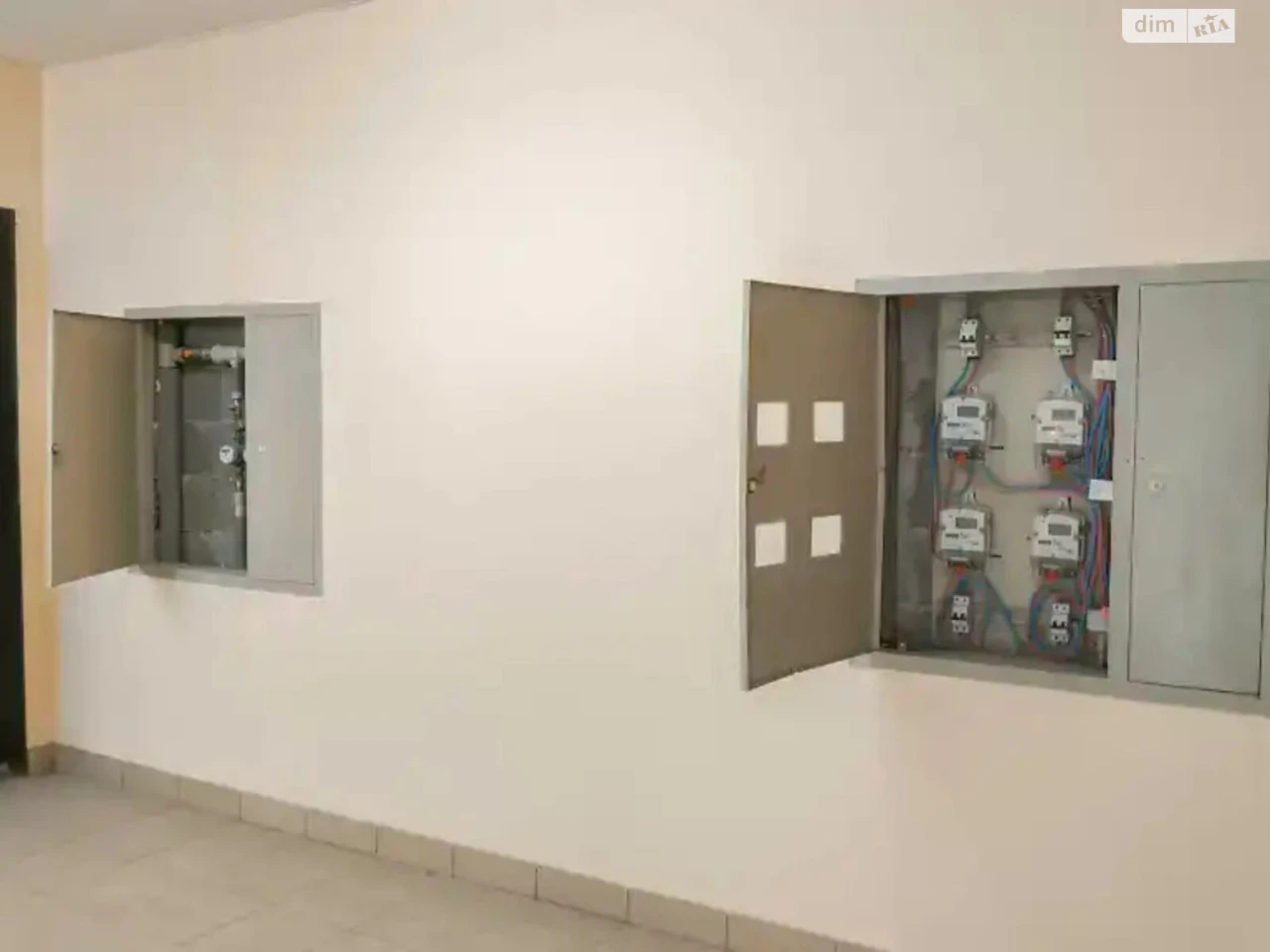 Sale of Spacious Four-Room Apartment