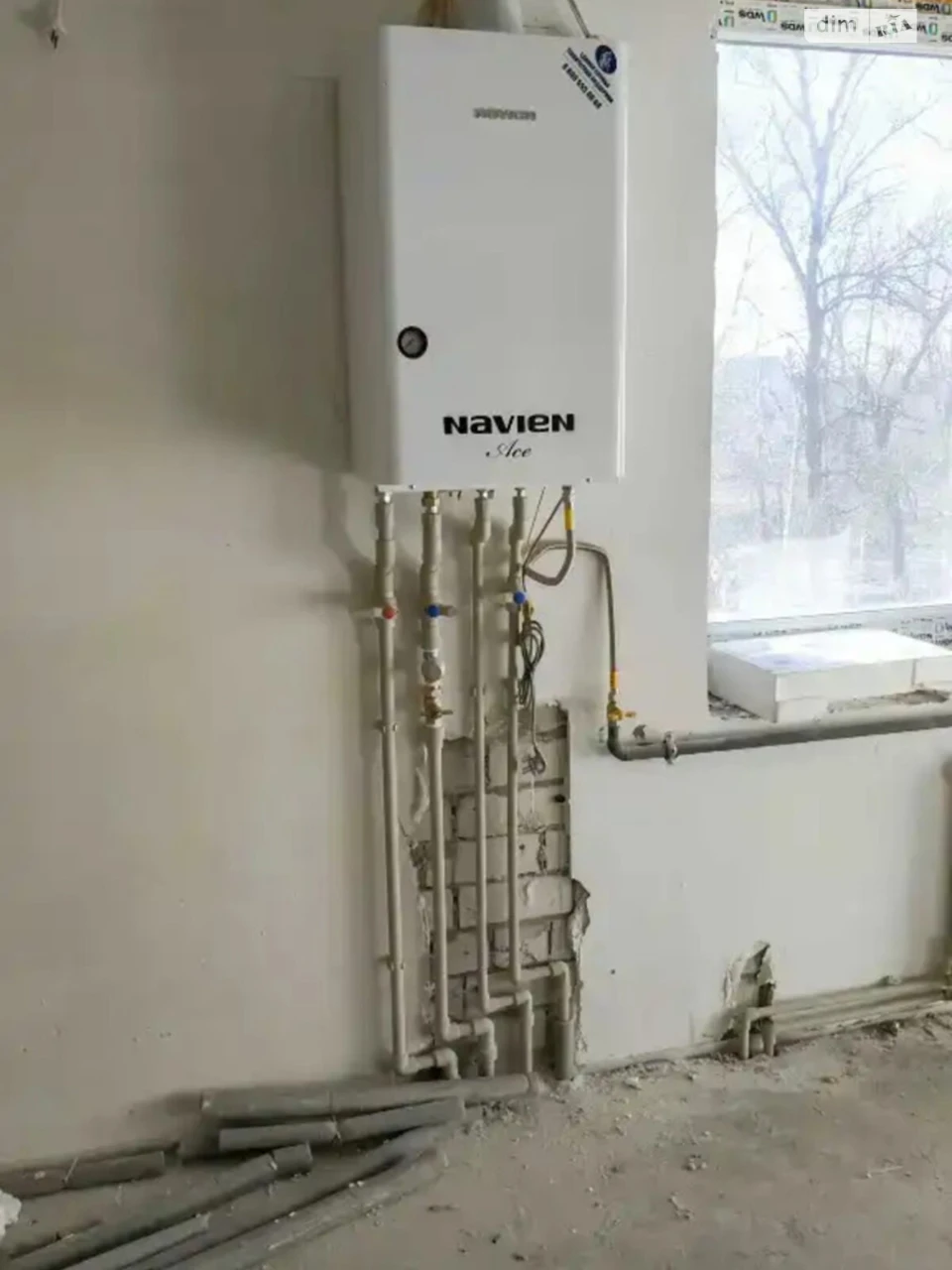 Sale of Spacious Four-Room Apartment